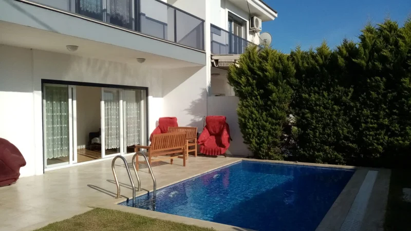 ALAÇATI AQUA PARK ÖNÜ HAVUZLU VİLLA (3+1) (2 Nolu)